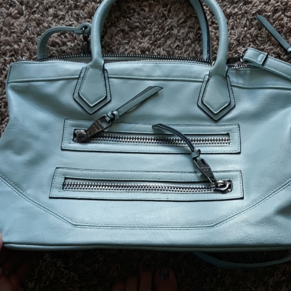 Steve madden mint handbag.
